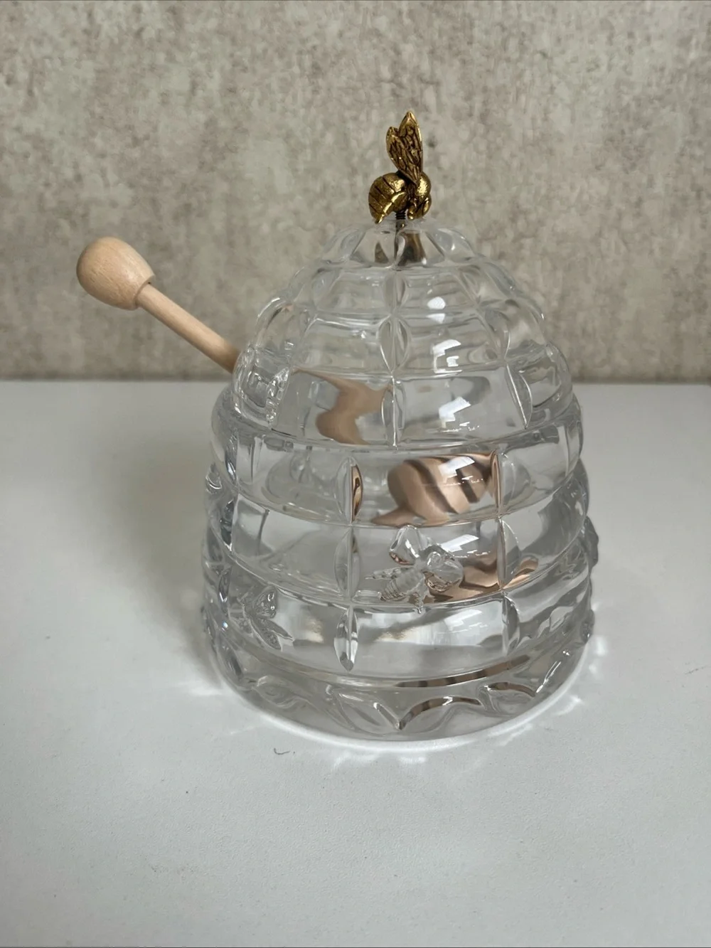 Crystal Beehive Honey Jar Golden Bee Topper Handle Wooden Honey Dipper 5.5”